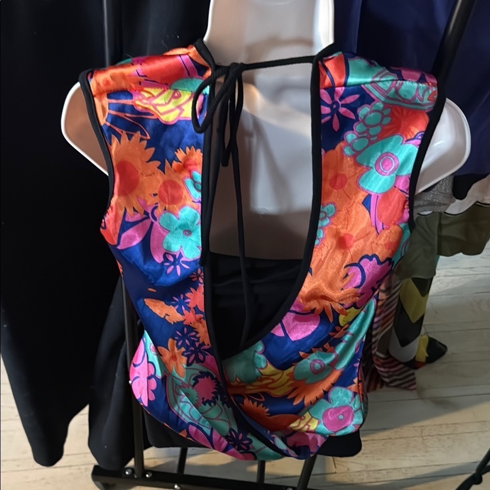 Ginger G Vibrant Floral Vest - Multicolor - Picture 3 of 4